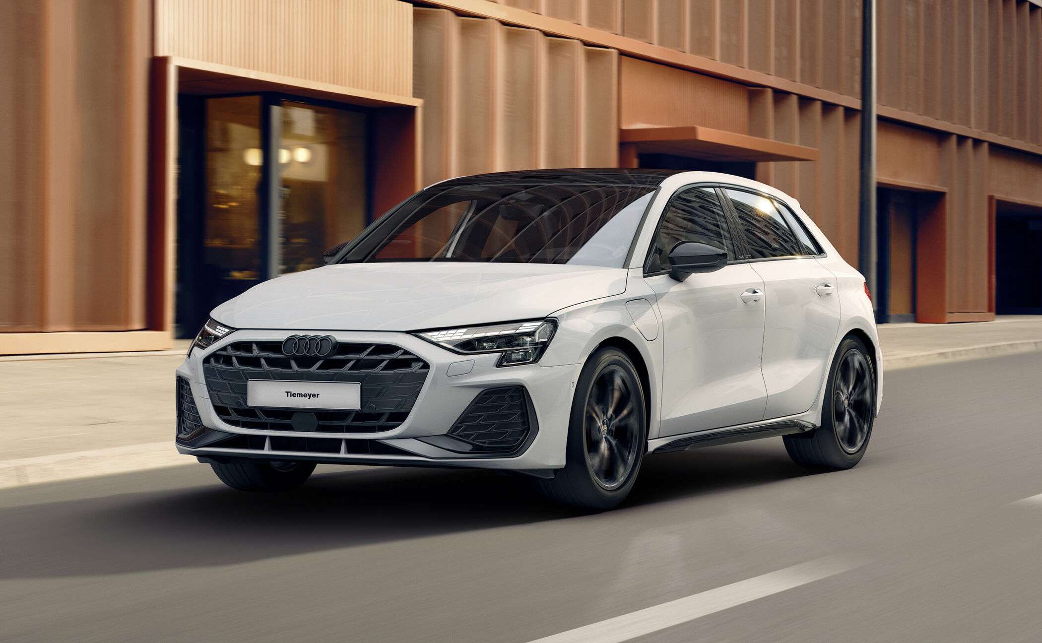 Der Audi A3 Sportback S line e-hybrid